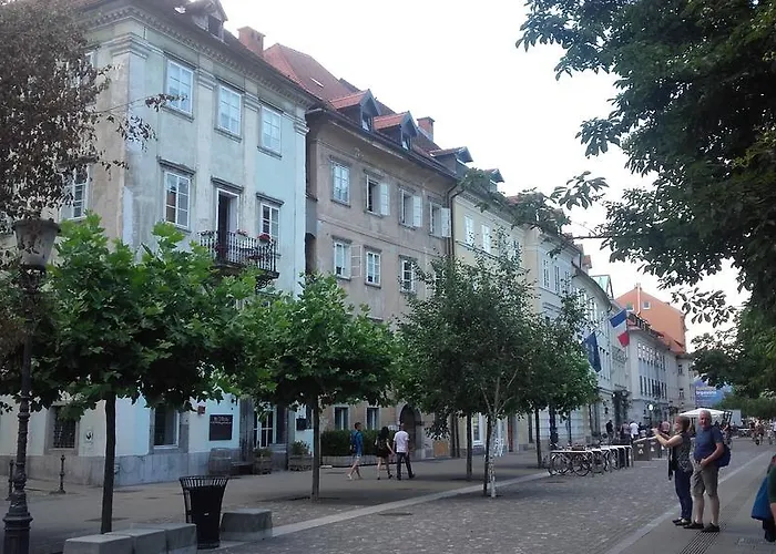 Codelli Deluxe Centre شقة *